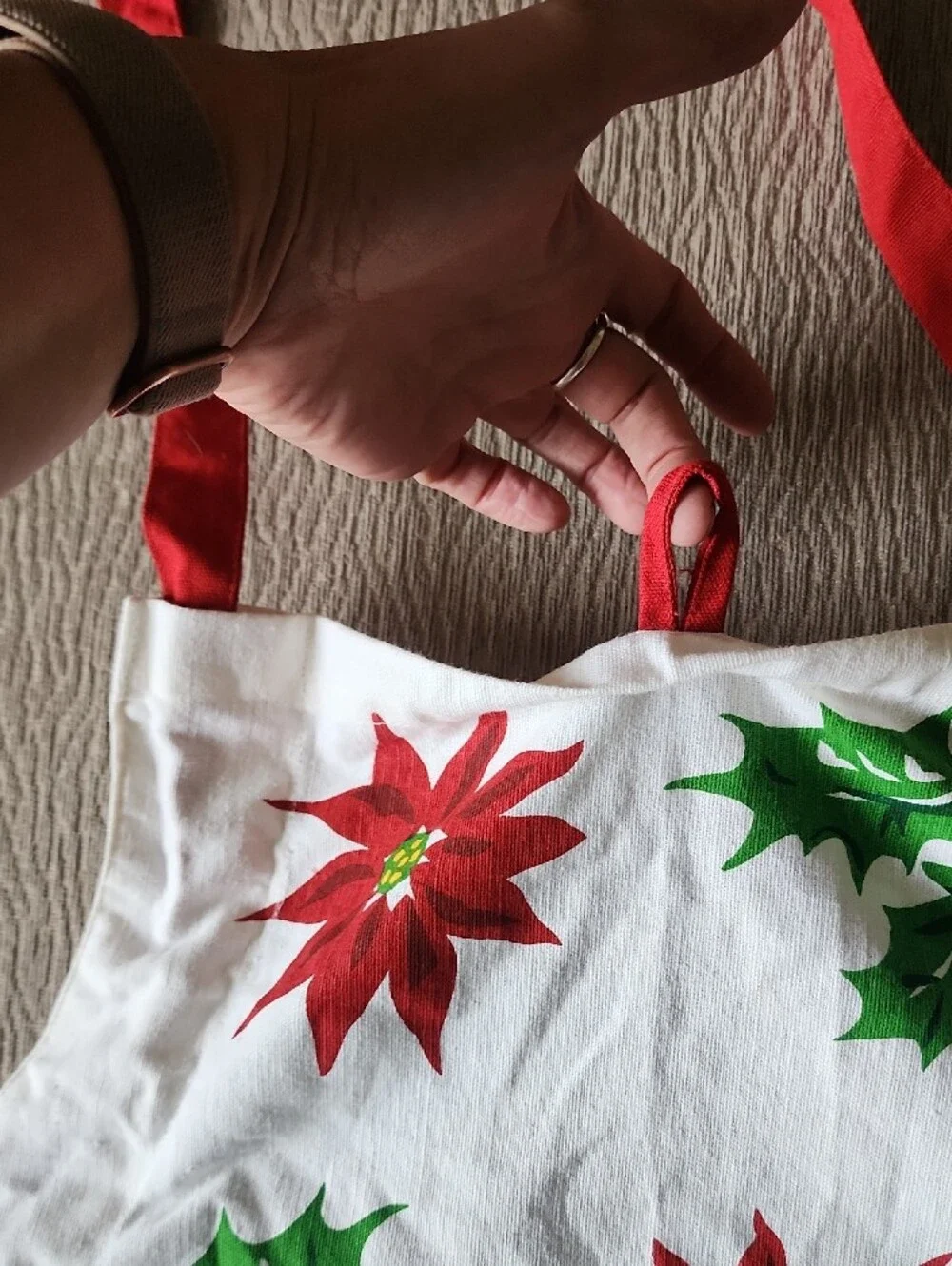 Crate&Barrel Red Poinsettia & Green Holly Holiday Apron